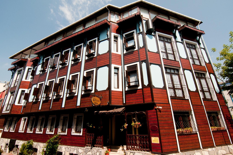 Exterior & Views