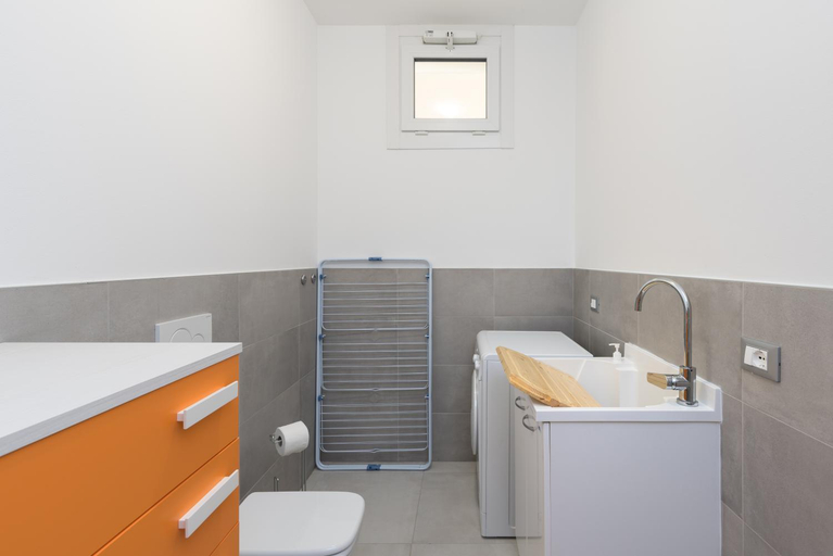 Bathroom 4, Appartamenti Villa Camporosso- Parchi,Terme di Cola', Verona
