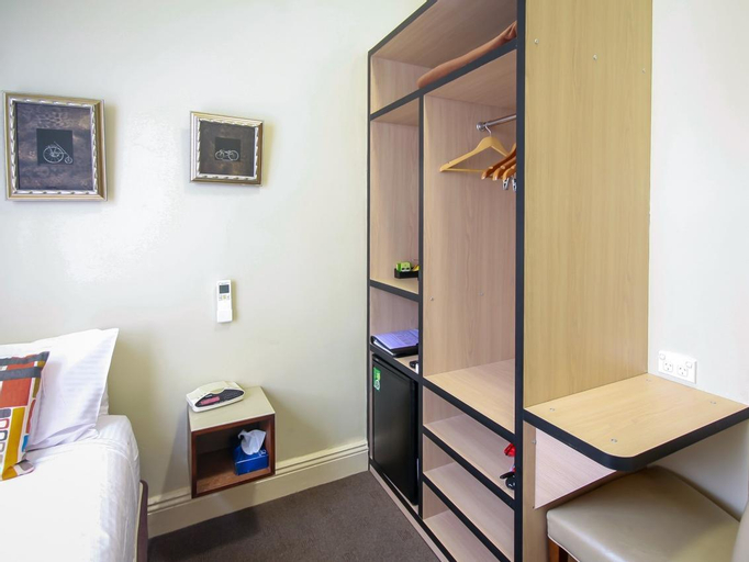 Bedroom 6