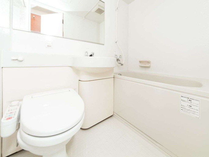 Bathroom 26
