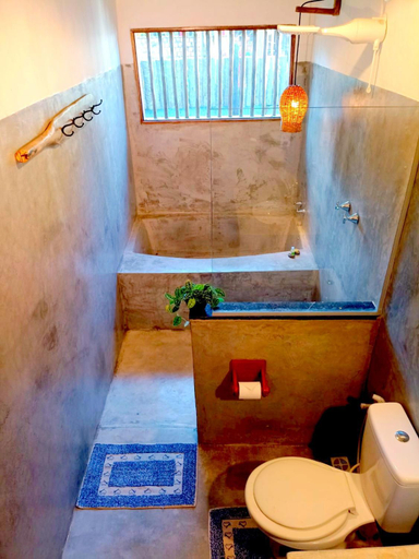 Bathroom 2, Odoya Corumbau, Prado