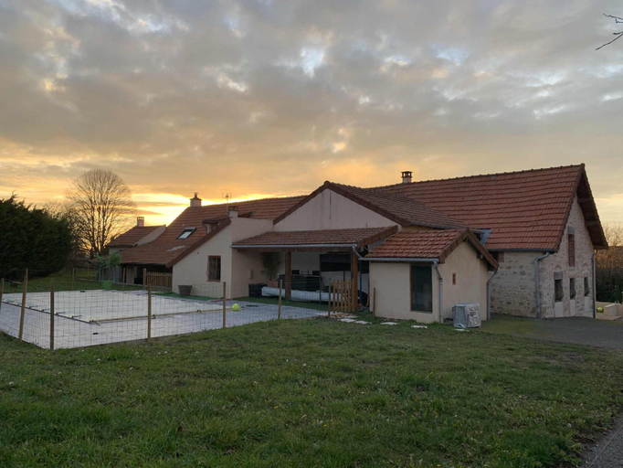 Others 5, Maison Piscine & Jacuzzi, Allier