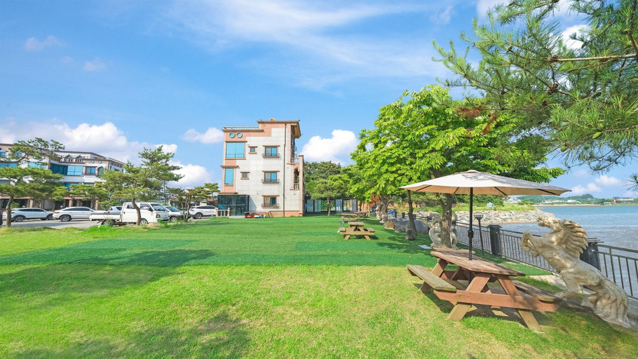 Exterior & Views 2, Daebudo Geugotegamyeon Pension, Hwaseong