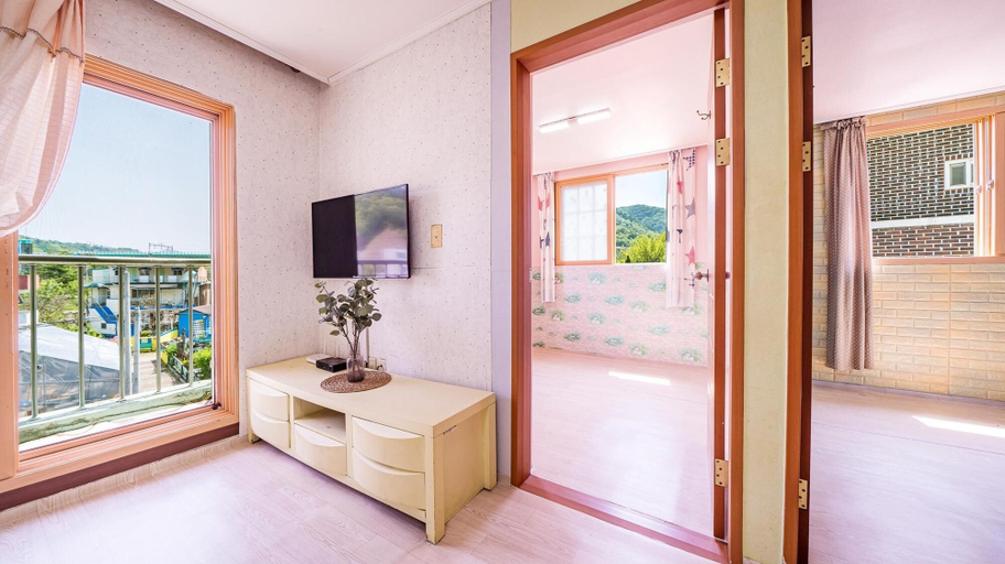 Bathroom 4, Gangchon Pine Hill Pension, Chuncheon