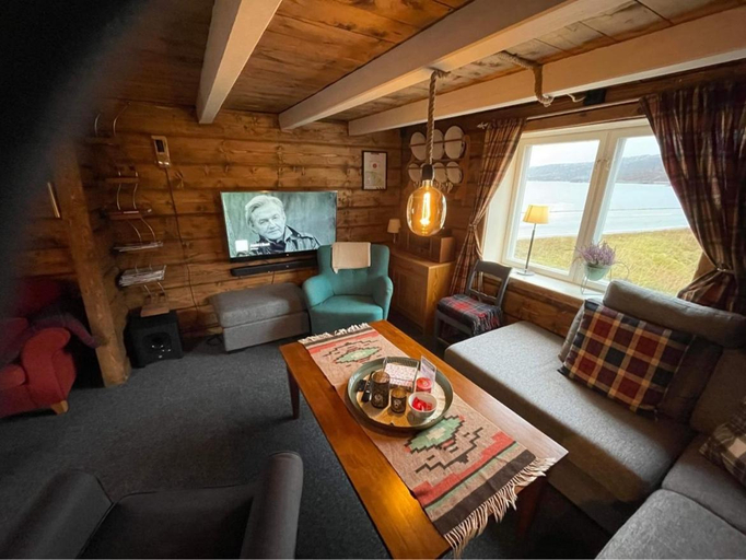 Others 5, Rauvassgarden, romslig, 5 sov, kjøkken, WiFi, Rana