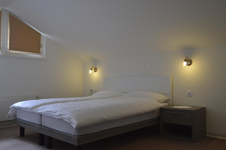 Others 3, Albergo Svizzero, Riviera