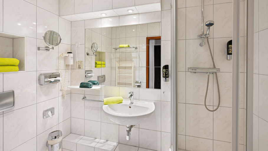 Bathroom 5, Seehotel Mühlenhaus, Barnim
