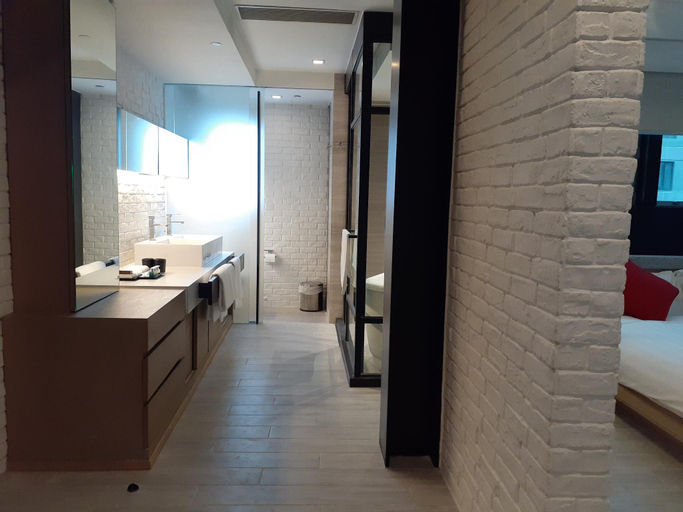 Bathroom 9