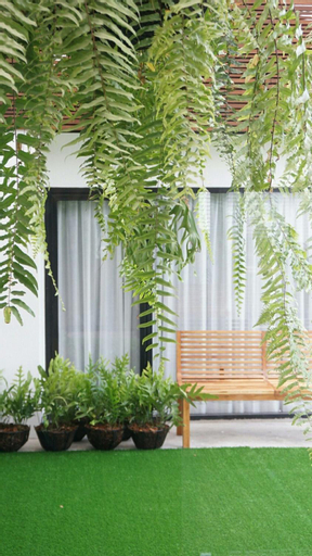 Exterior & Views 30
