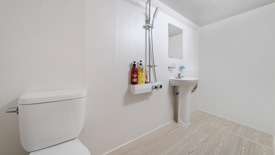 Bathroom 6