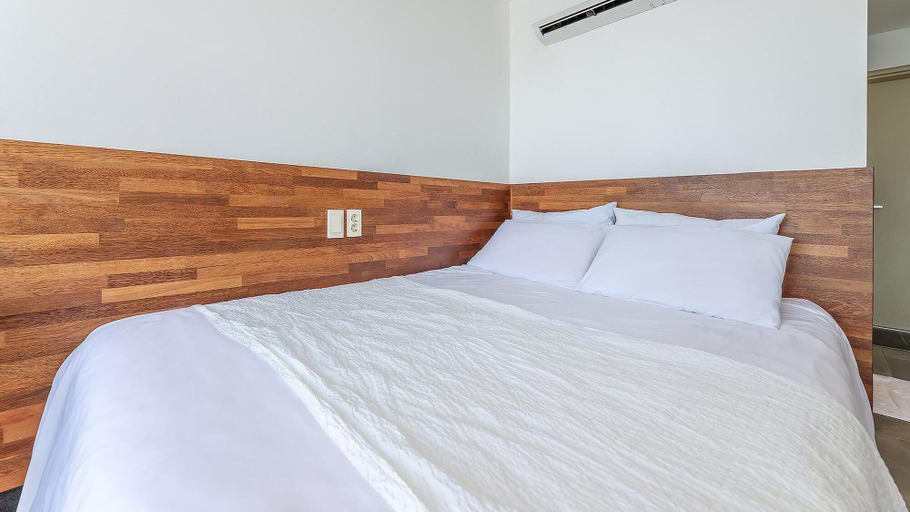Bedroom 4, Jeju Dalbeach Pension, Jeju