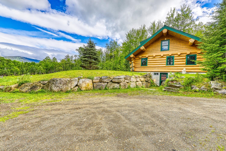 Eaglet Log Home, Grafton