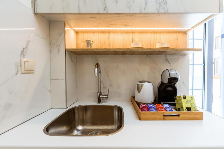 2, Emeli Suites, Crete