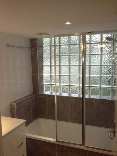Bathroom 4, Sundeck Gardens, Maroochy - Maroochydore