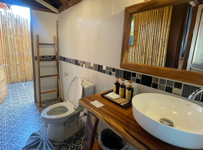 Bathroom 3, Tongna Cottage Natural Resort, Hang Dong
