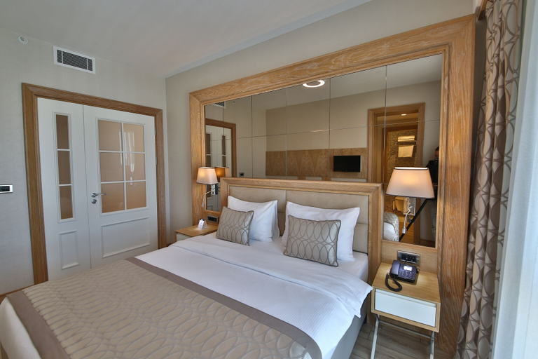 Bedroom 4, Bof Hotels CEO Suites, Atasehir