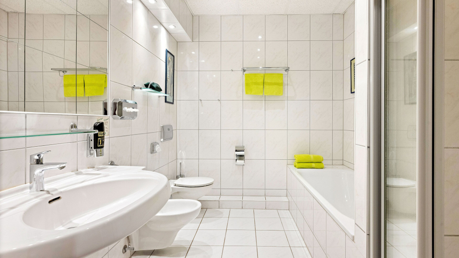 Bathroom 5, Seehotel Mühlenhaus, Barnim