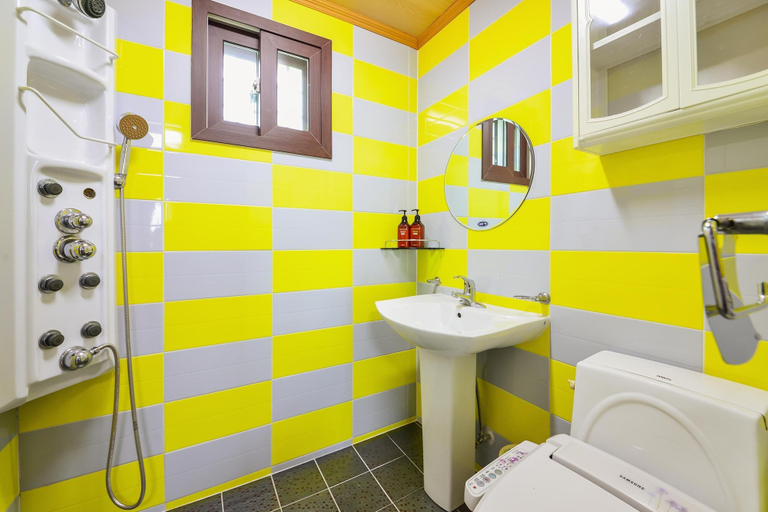 Bathroom 4, Samcheok Duelkkot Pension, Samcheok