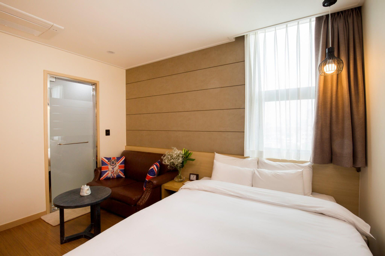 Bedroom 18