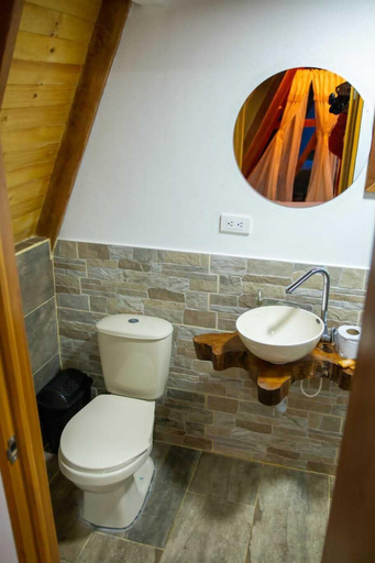 Bathroom 4, Cabañas Alpina, Isnos