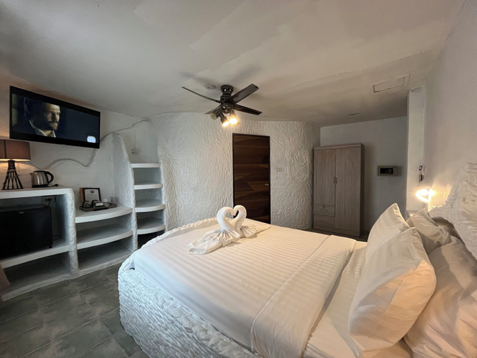 Bedroom 2, Big Boys' Bed & Burger, Phuket Island