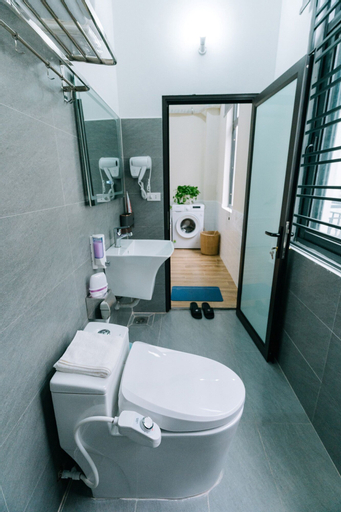 Bathroom 7