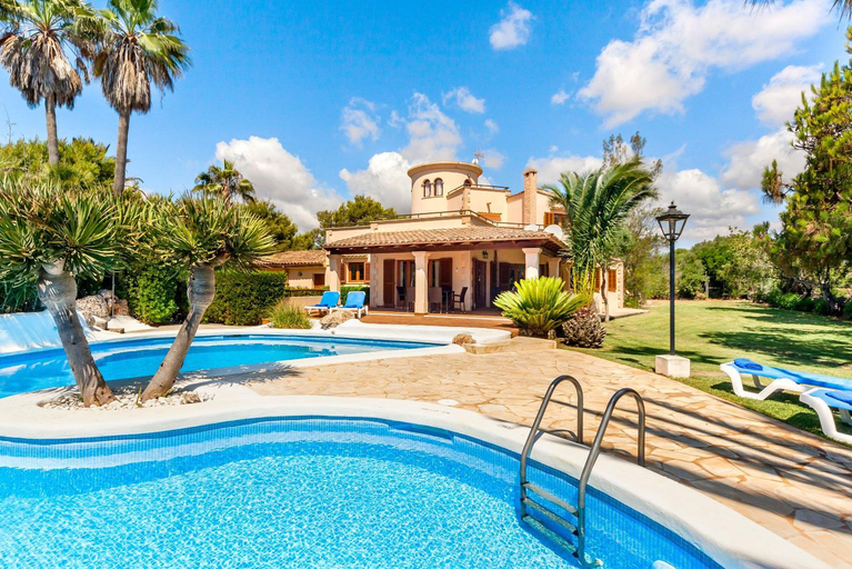 Others 4, Finca Sanau, Baleares