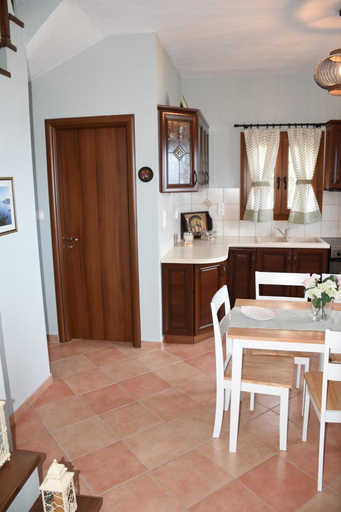 Others 5, Goddesses Villa 1 in Nies, Thessaly
