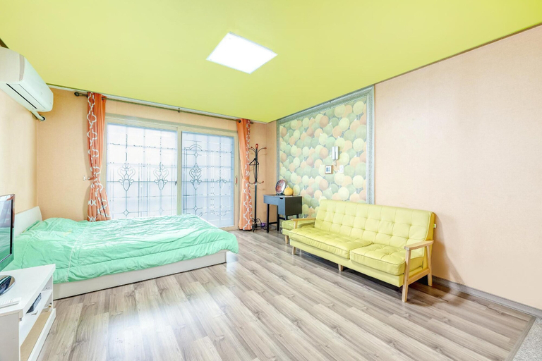 Bedroom 2, Geoje Evergreen&pinetree Pension, Geoje