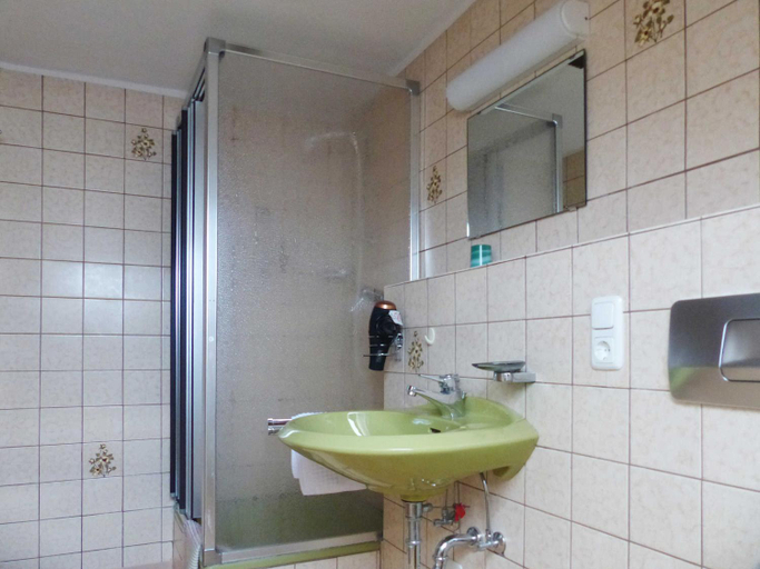 Bathroom 3, Cafe-Pension Krems, Bayreuth