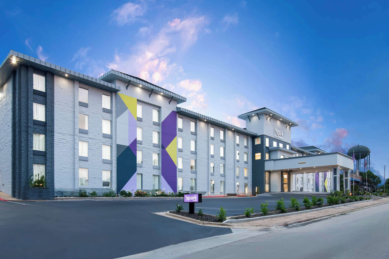 Exterior & Views 2, Spark by Hilton Branson Meadows, Taney