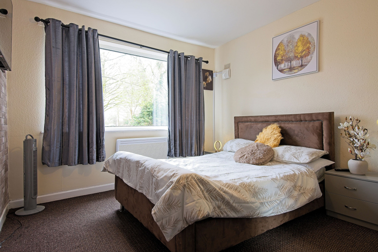 Others 3, Stylish Five Star Rated Apartment, Manchester