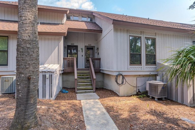 230 Tennis Villa, Beaufort