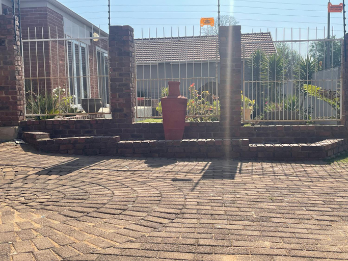 Others 4, Tranquil Haven, Ekurhuleni