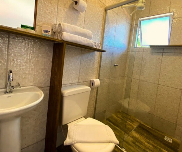 Bathroom 5, Pousada Papaya, Ubatuba