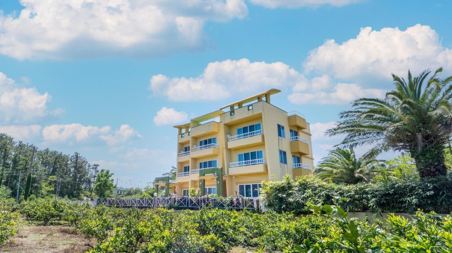 Exterior & Views 2, Jeju Dalbam Pension, Seogwipo