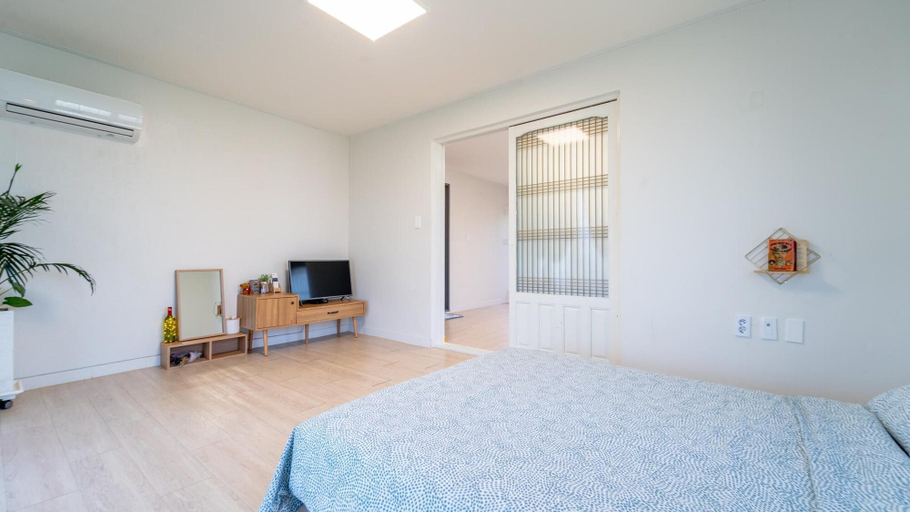 Bedroom 3, Jeju Dalbam Pension, Seogwipo