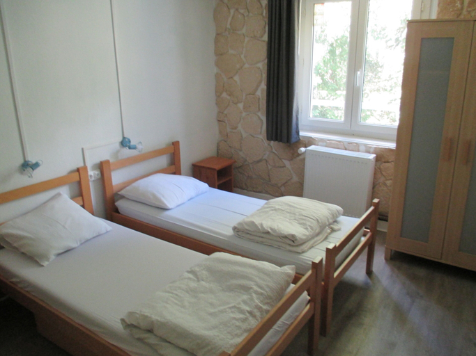 Bedroom 2, Auberge de Jeunesse HI Chamrousse, Isère