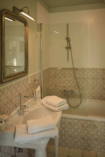 Bathroom 4, Château Du Bois Guibert, Eure-et-Loir