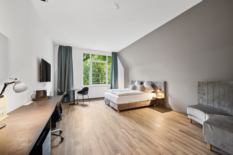 Bedroom 13