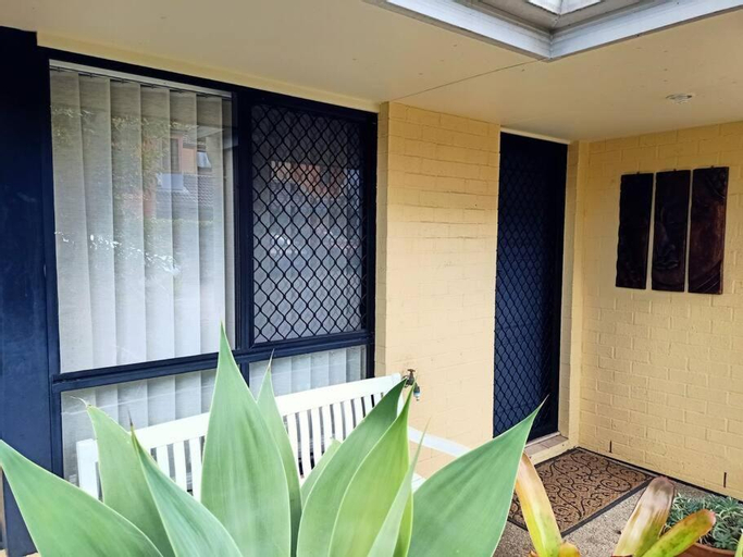Tingalpa Townhouse Treat, Tingalpa