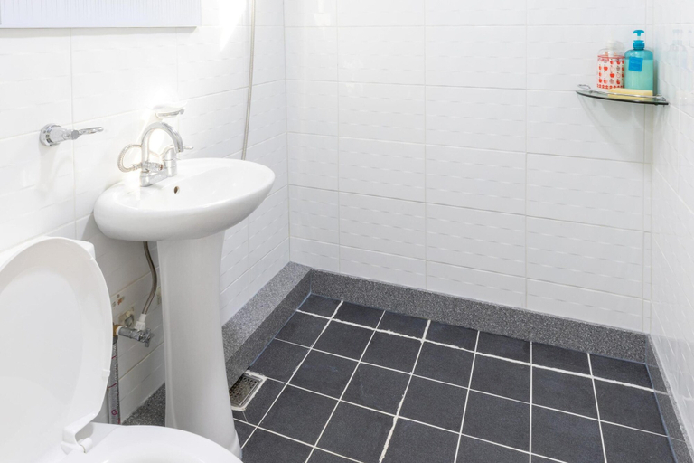Bathroom 4, Gapyeong Yeolhodang Pension, Gapyeong