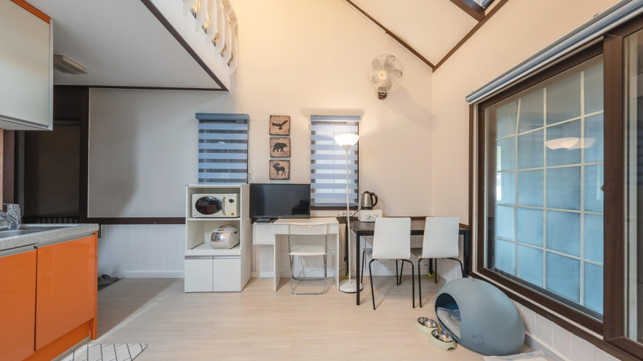 Dining Room 8