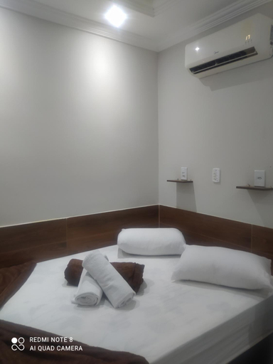 Others 3, Pousada Quarto Casal com ar,frigobar, garagem, Aparecida