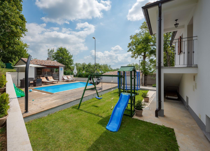 Others 2, House Smoky with private pool and jacuzzi, Pazin