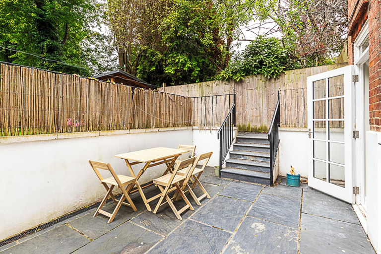 Others 4, Charming and Modernised Edwardian Flat, London