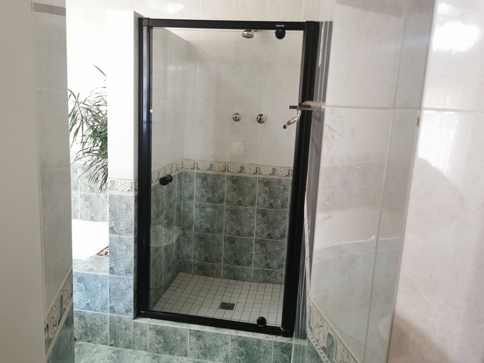 Bathroom 5, Villa Stella, Ekurhuleni