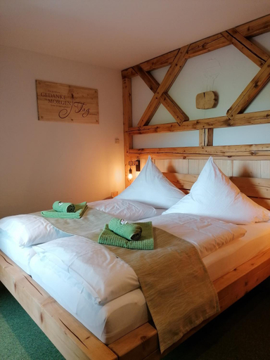 Bedroom 2, Landgasthof Plohnbachtal UG, Vogtlandkreis