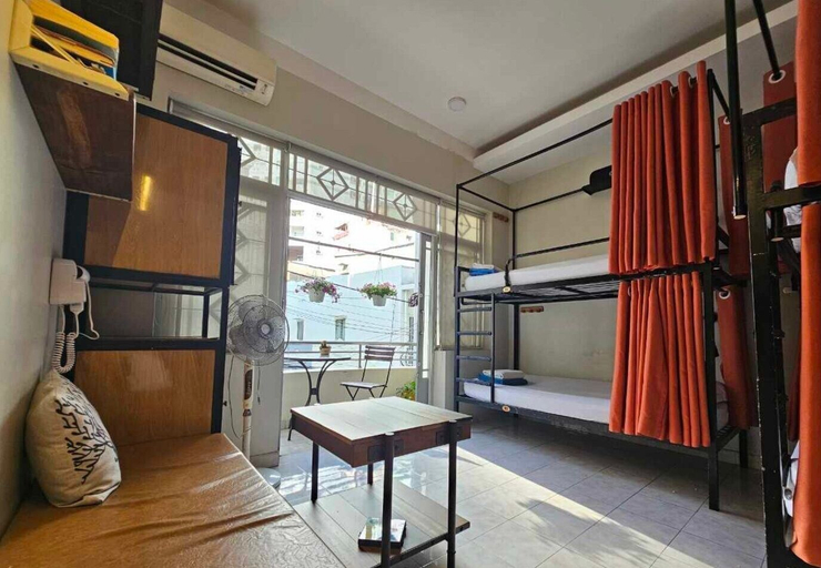 Others 3, Long Hostel, District 1