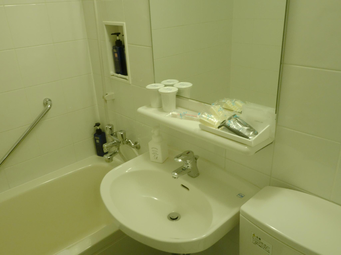 Bathroom 16